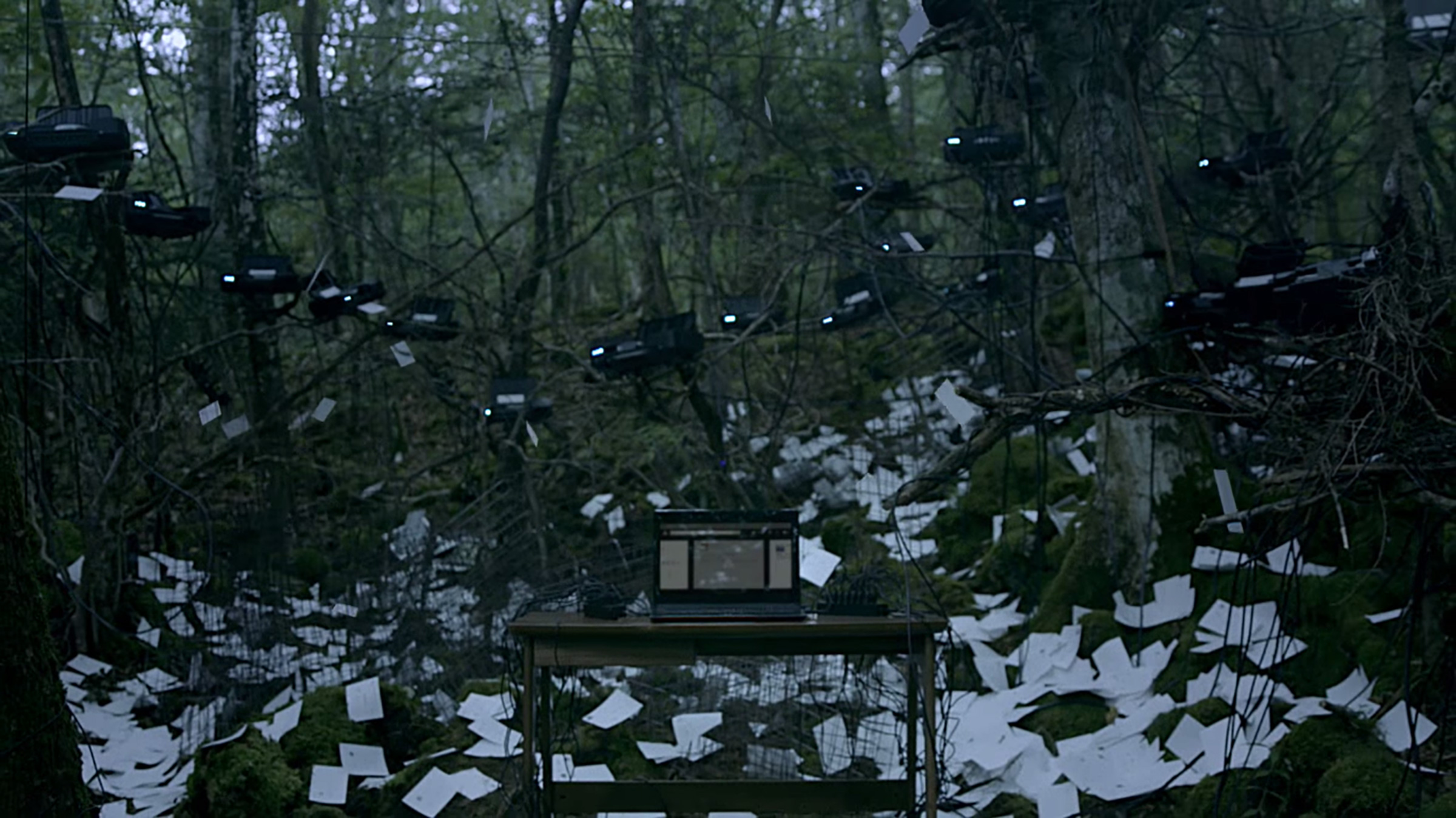 穴を掘っている Music Video4